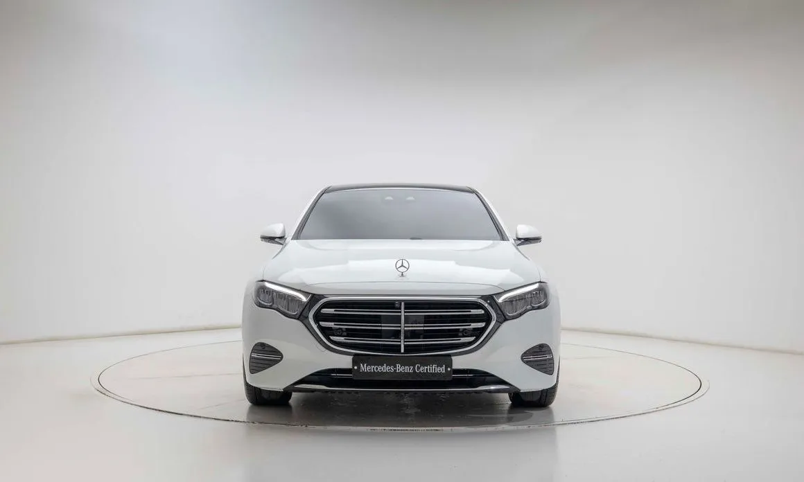 Mercedes-Benz E-Class — фото 2