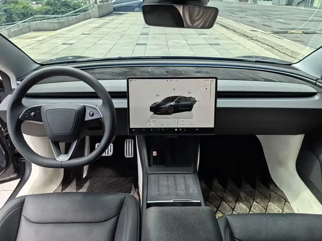 Tesla Model 3 — фото 10