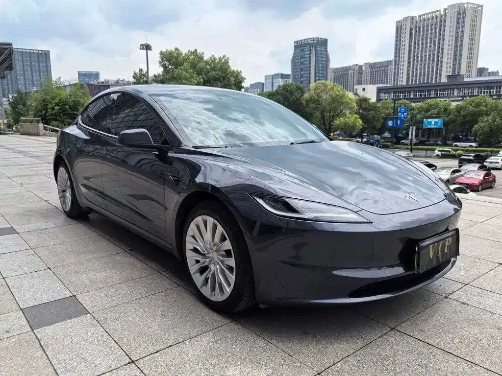 Tesla Model 3 — фото 2