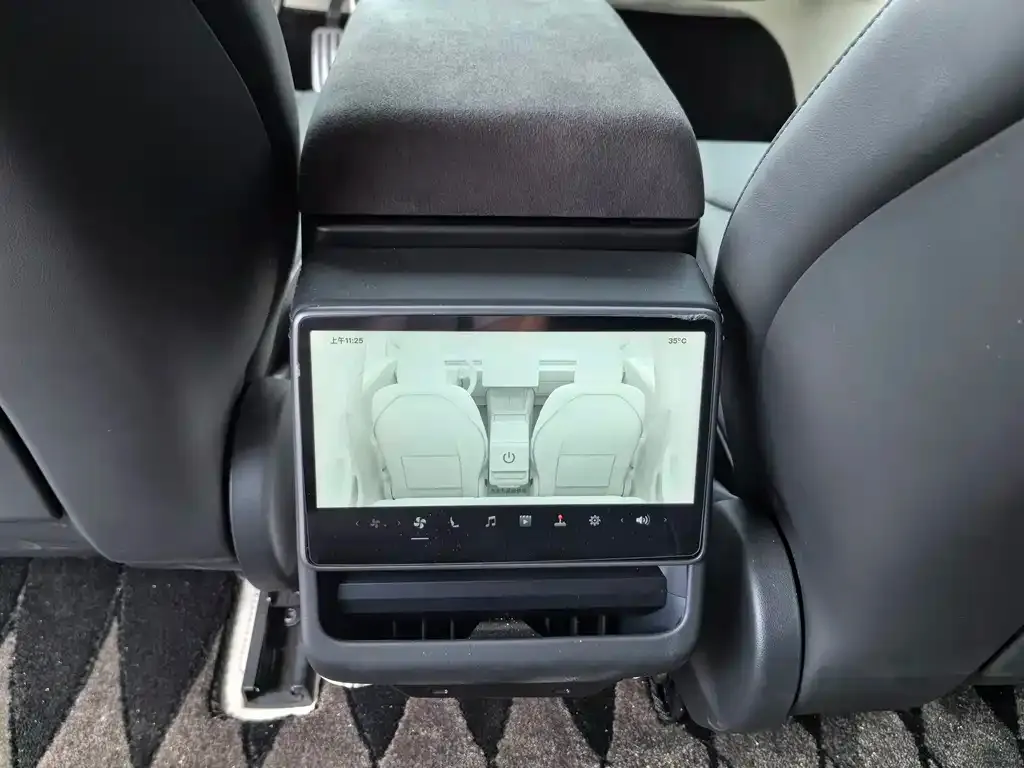 Tesla Model 3 — фото 6