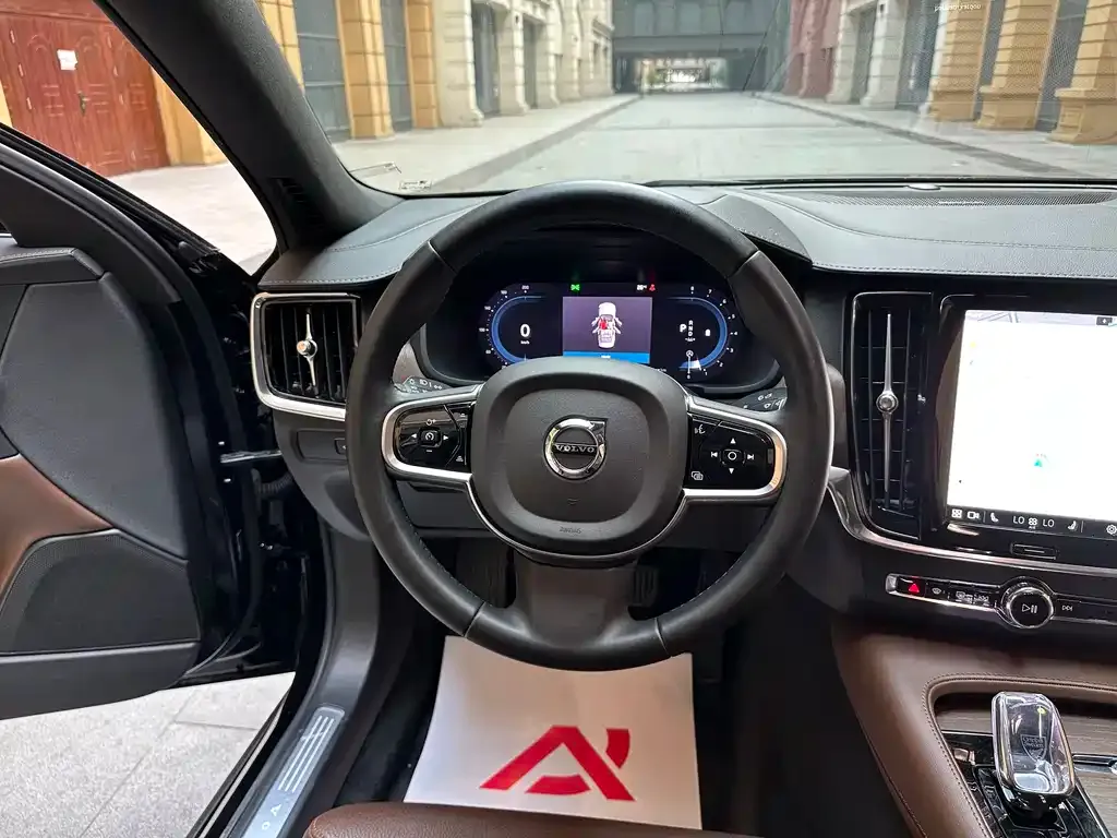 Volvo S90 — фото 3