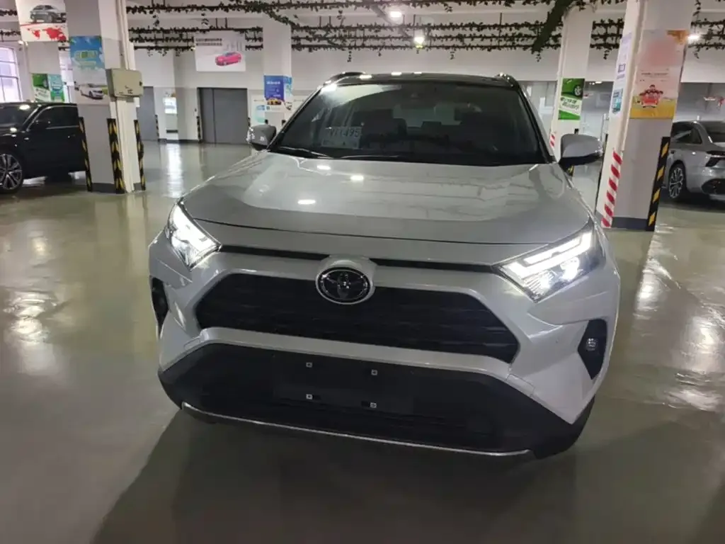 Toyota RAV4 — фото 4