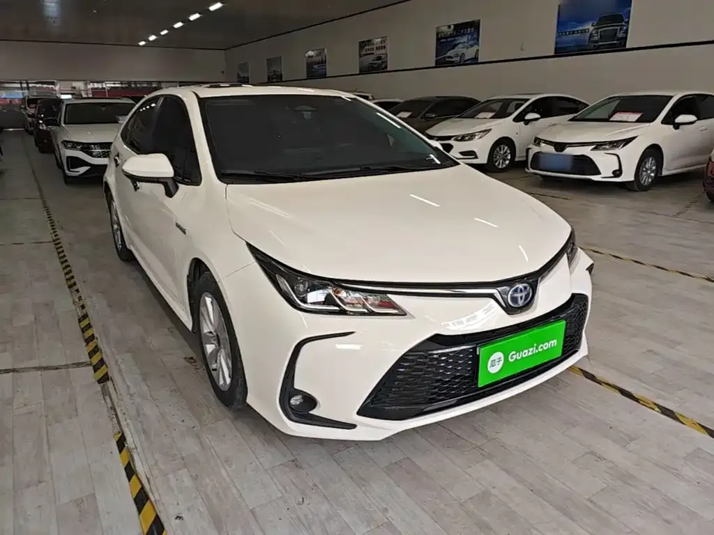 Toyota Corolla — фото 4