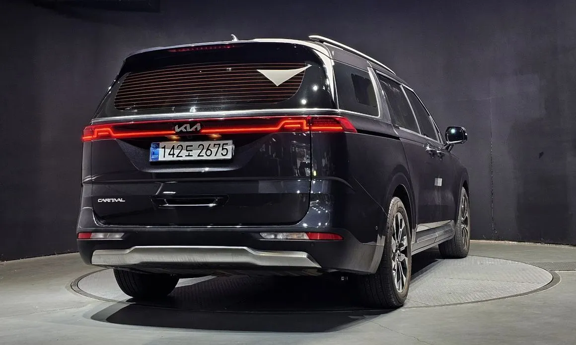Kia Carnival — фото 4