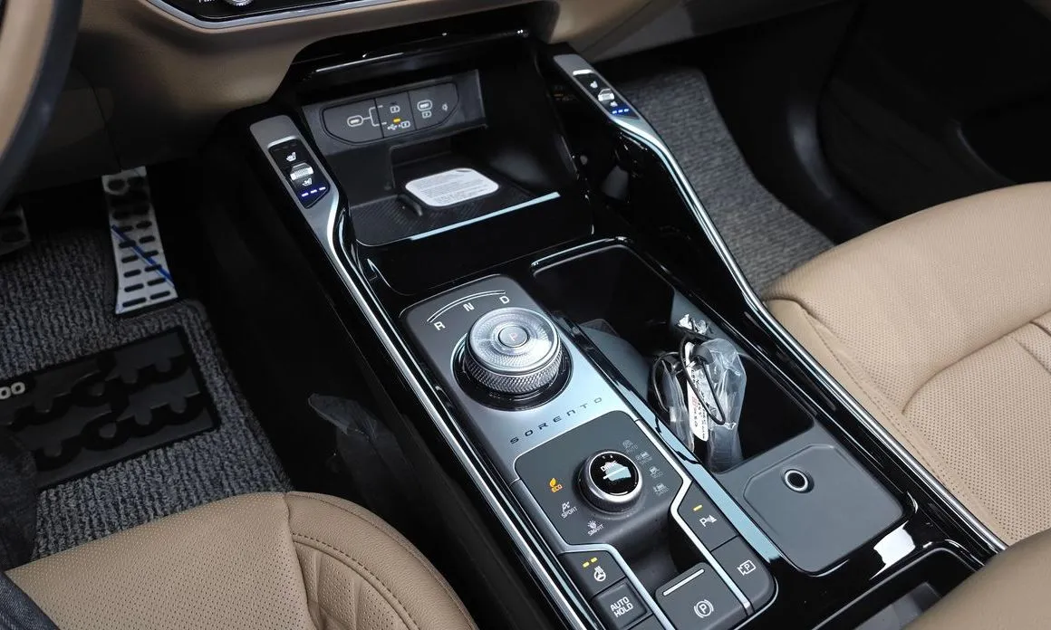 Kia Sorento — фото 9