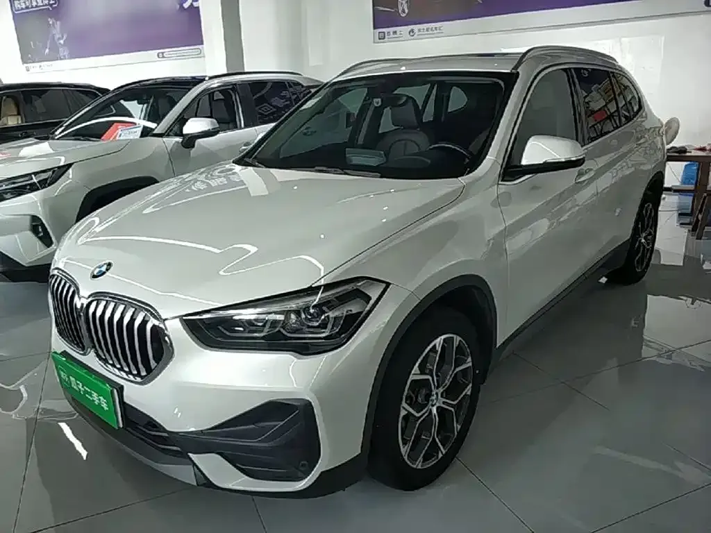 BMW X1 — фото 1