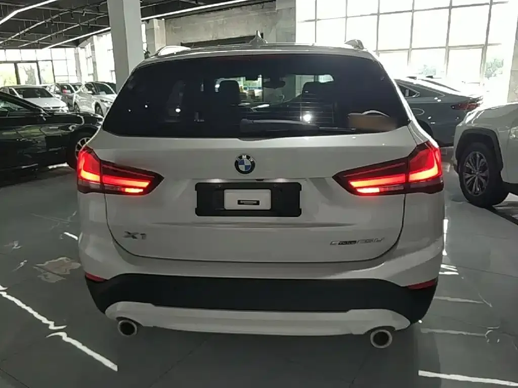 BMW X1 — фото 3