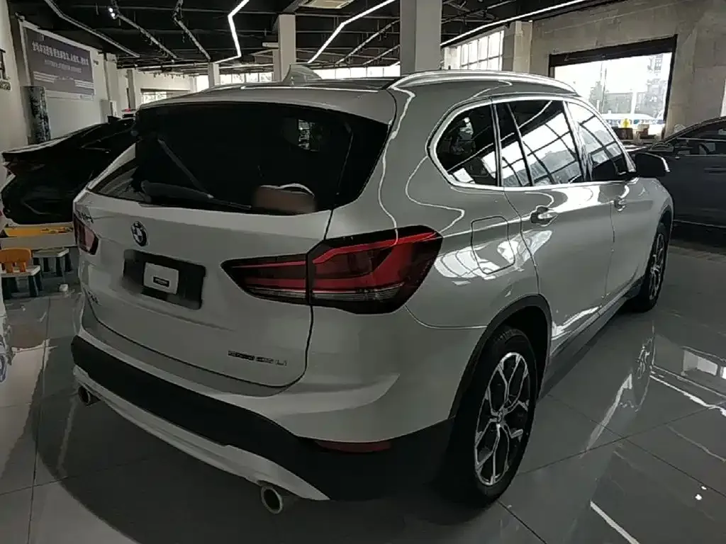 BMW X1 — фото 9