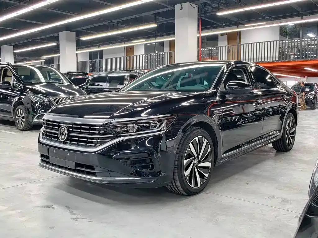 Volkswagen Passat — фото 1