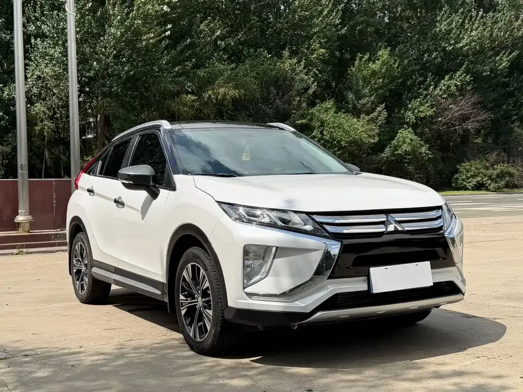 Mitsubishi Eclipse Cross — фото 4