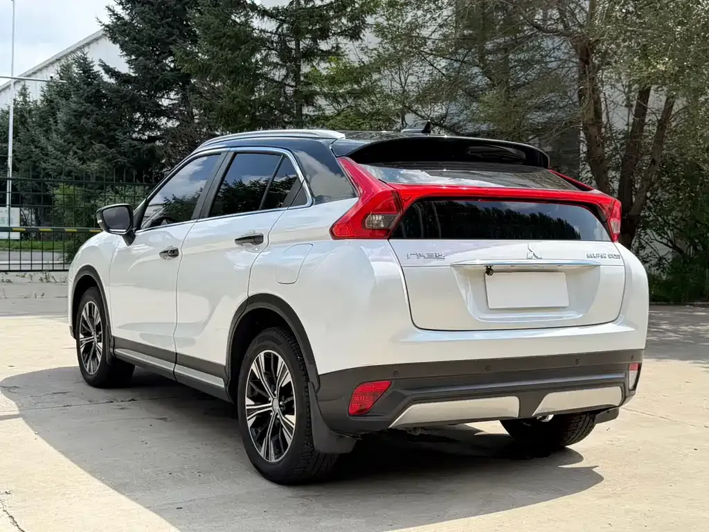 Mitsubishi Eclipse Cross — фото 5
