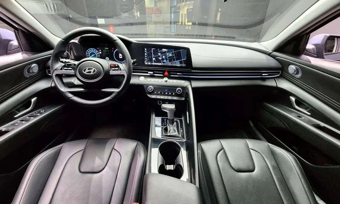 Hyundai AVANTE — фото 9