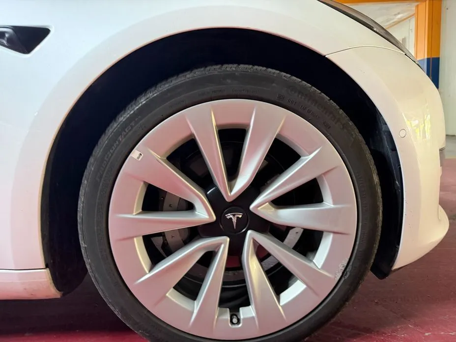 Tesla Model 3 — фото 4