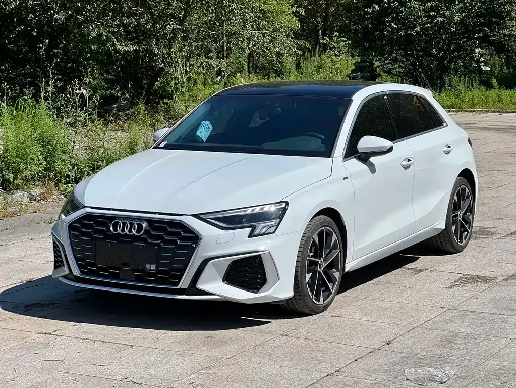 Audi A3 — фото 1