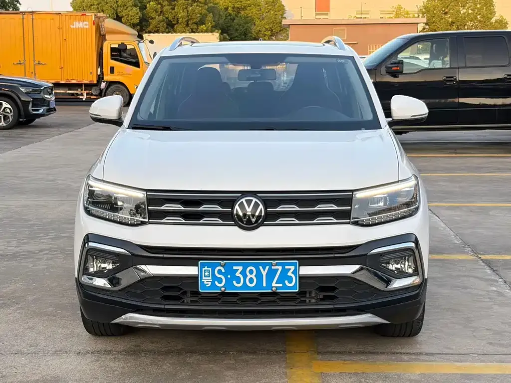 Volkswagen T-Cross — фото 1