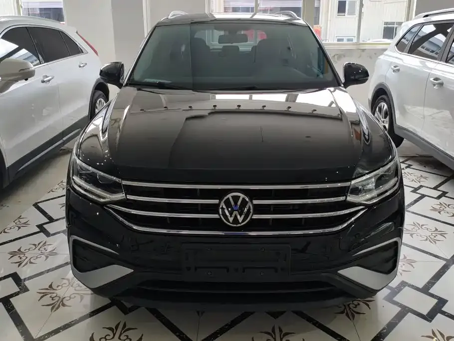 Volkswagen Tiguan L — фото 3