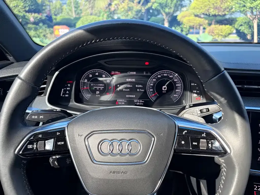 Audi A6L — фото 2