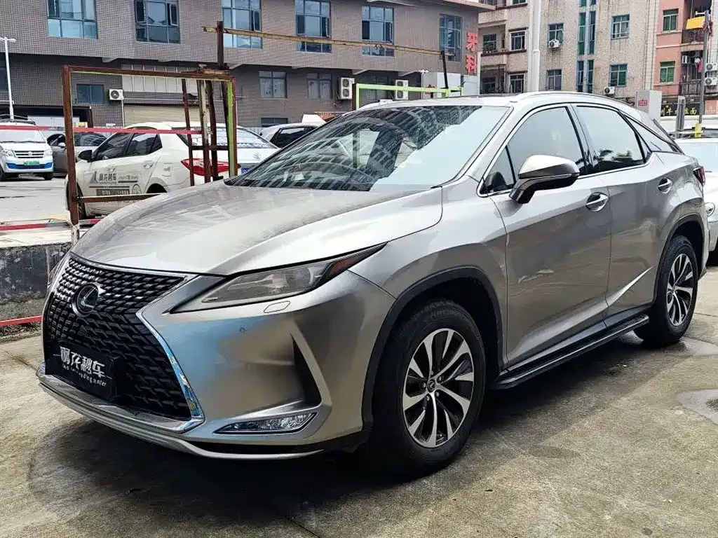 Lexus RX — фото 1