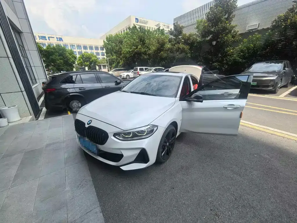 BMW 1 Series — фото 1