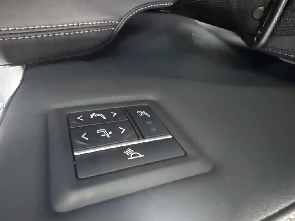 Toyota Sienna — фото 2