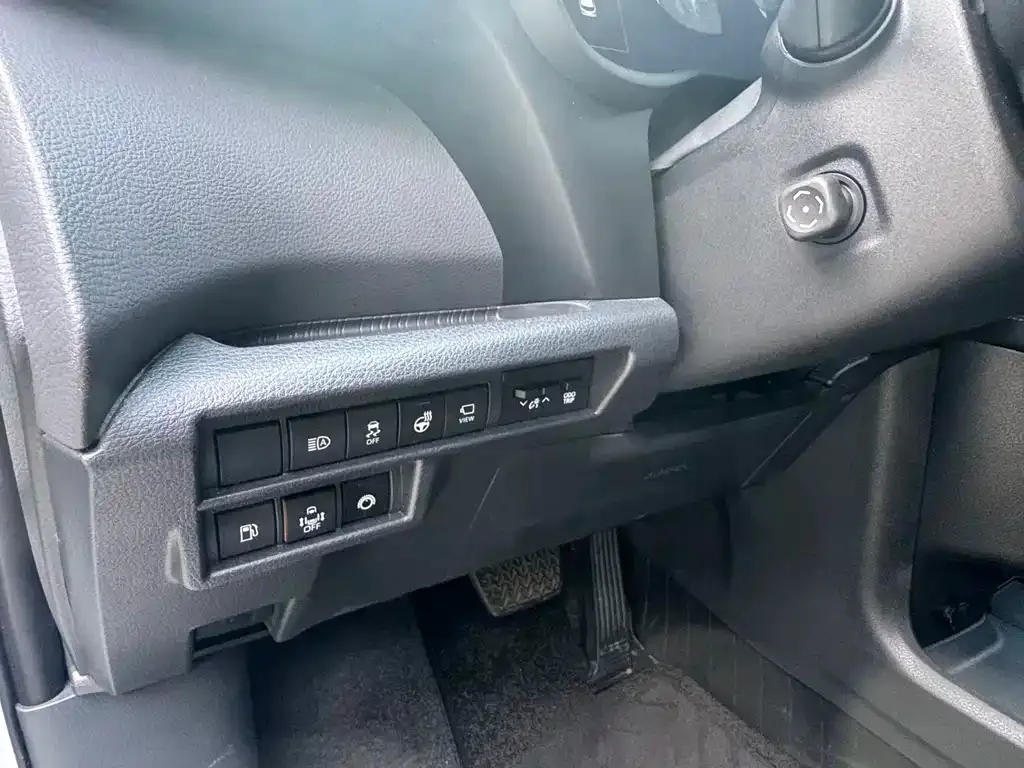 Toyota Sienna — фото 9