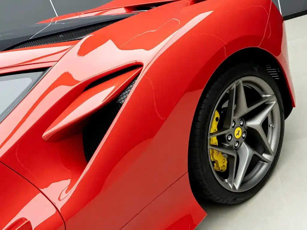 Ferrari F8 — фото 10