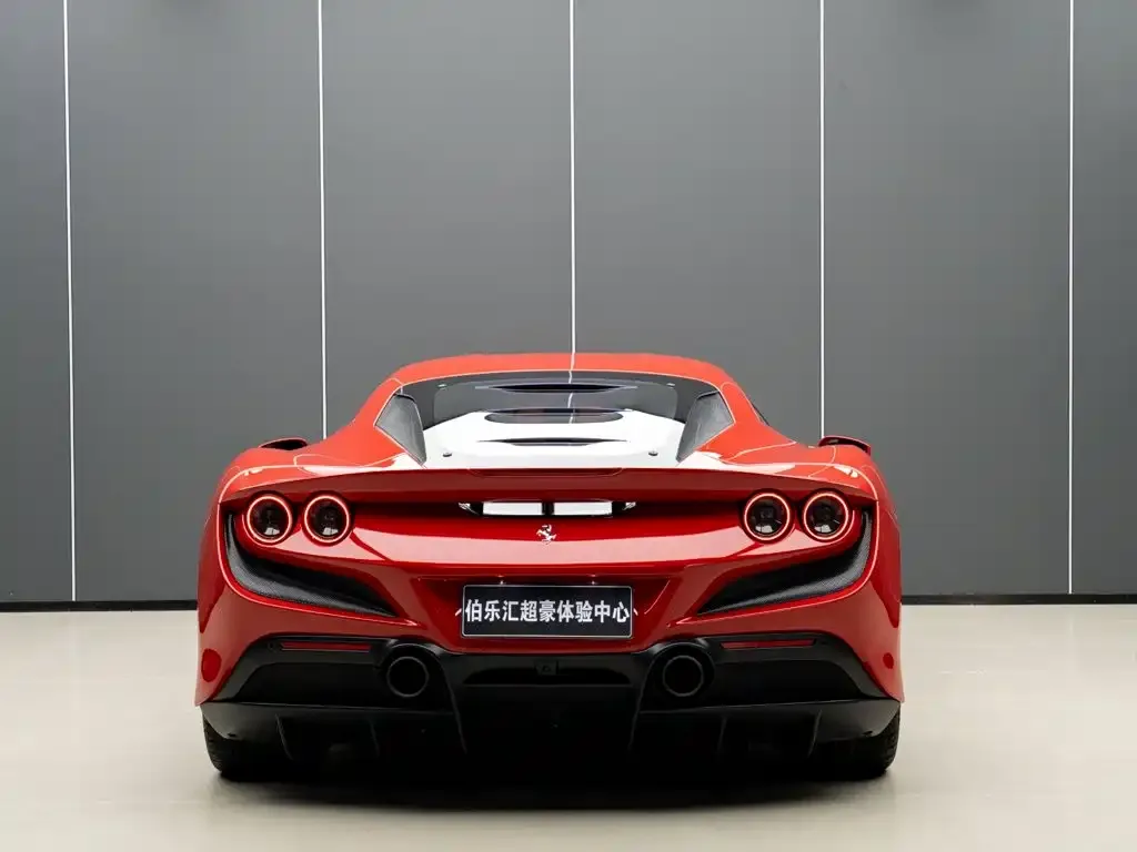Ferrari F8 — фото 3