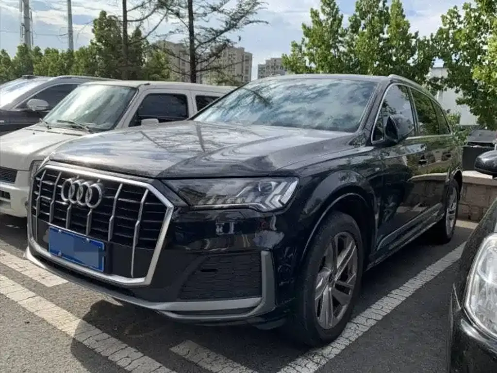 Audi Q7 — фото 1