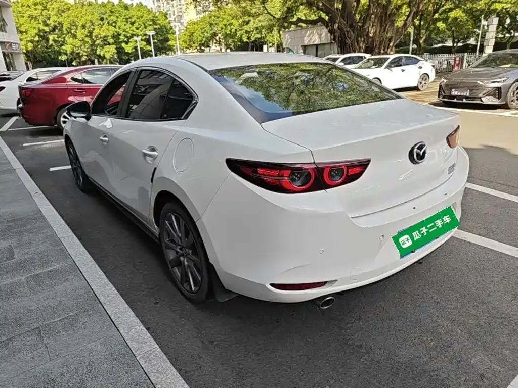 Mazda 3 Axela — фото 10