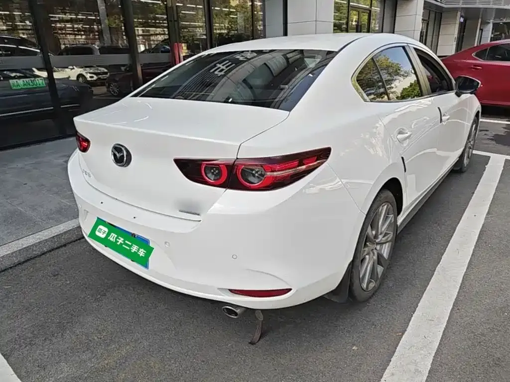 Mazda 3 Axela — фото 3
