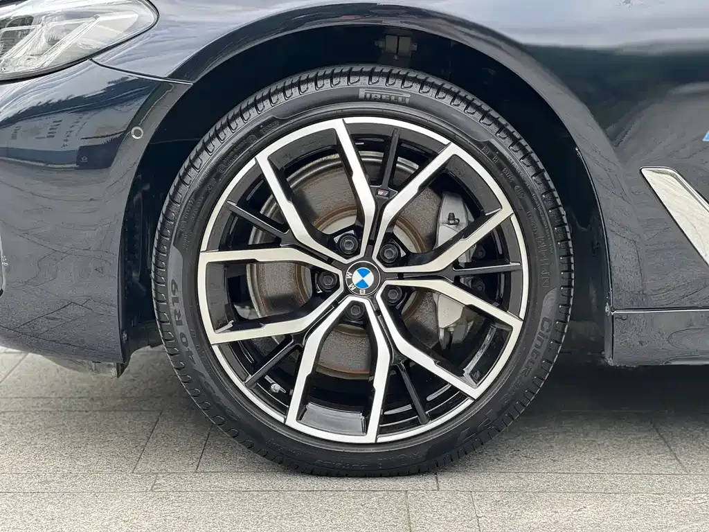 BMW 5 Series — фото 4