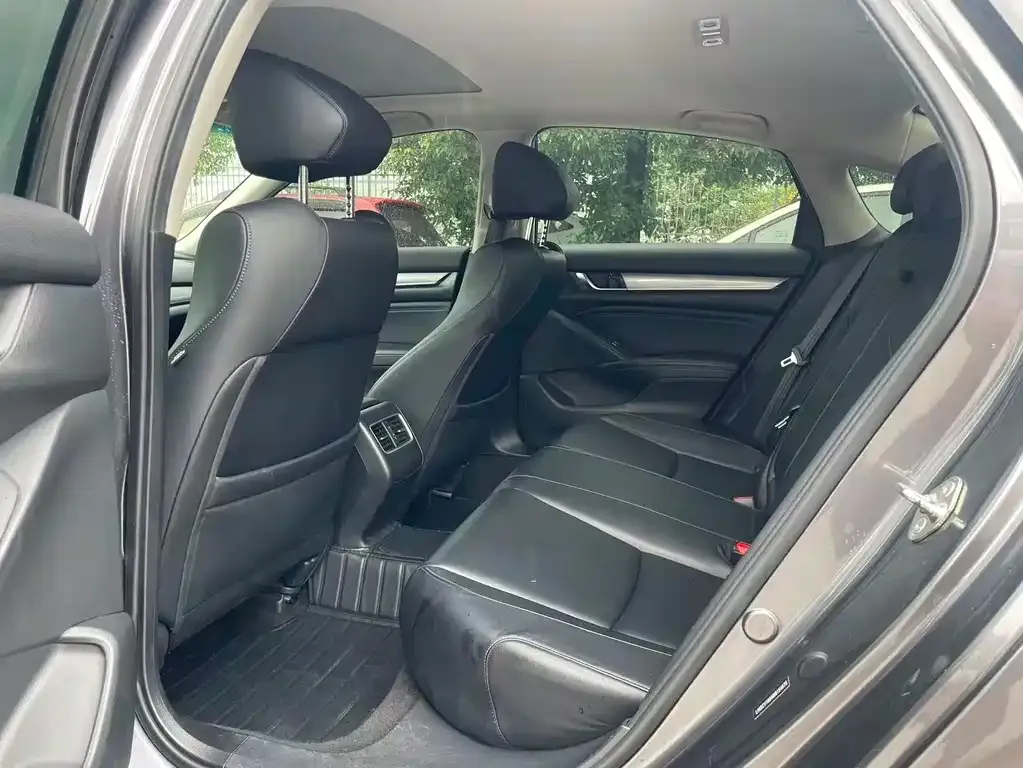 Honda Accord — фото 3
