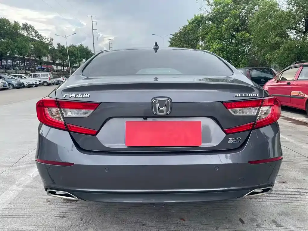 Honda Accord — фото 7