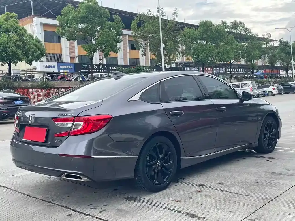 Honda Accord — фото 5