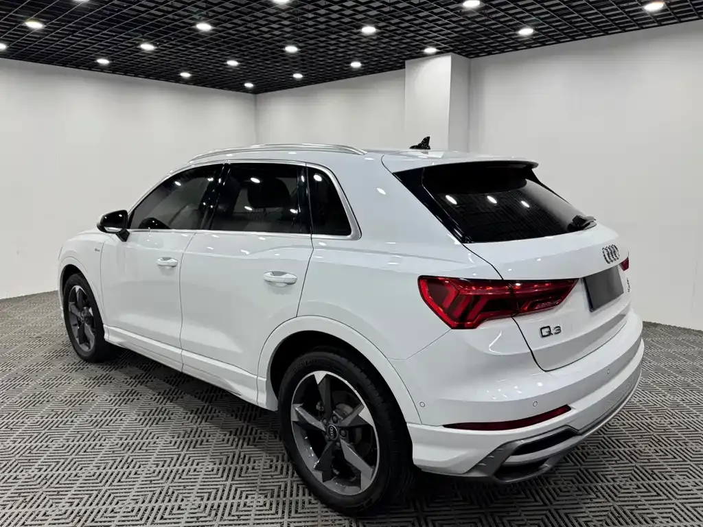 Audi Q3 — фото 8