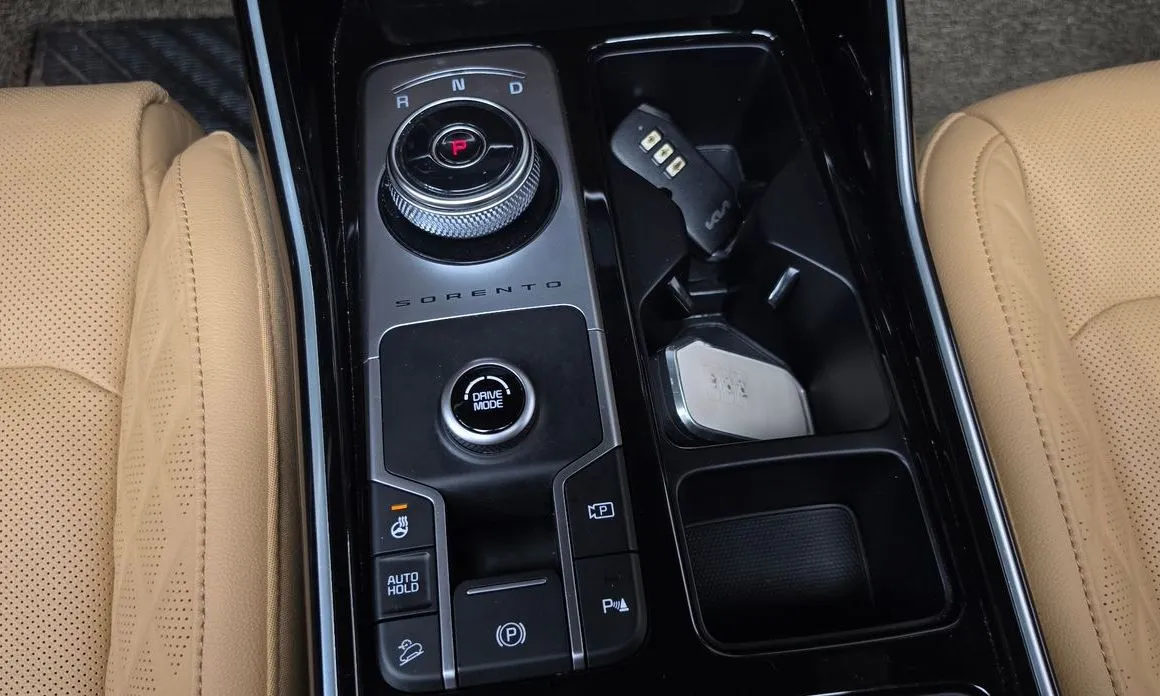 Kia Sorento — фото 10