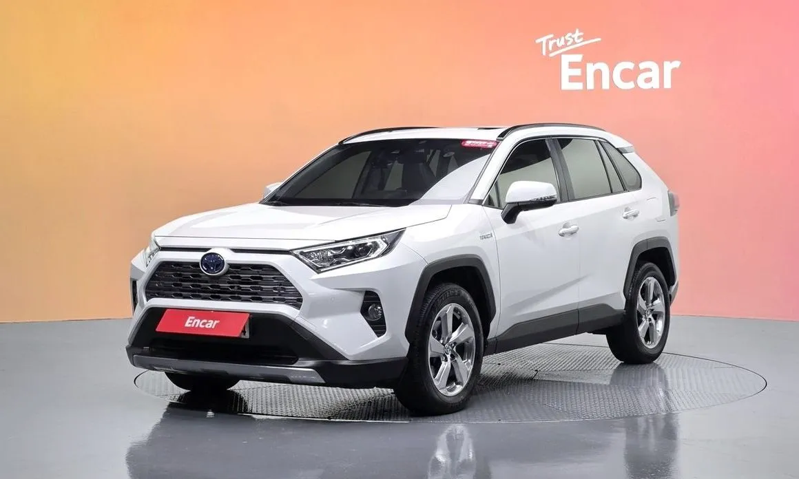 Toyota RAV4 — фото 1