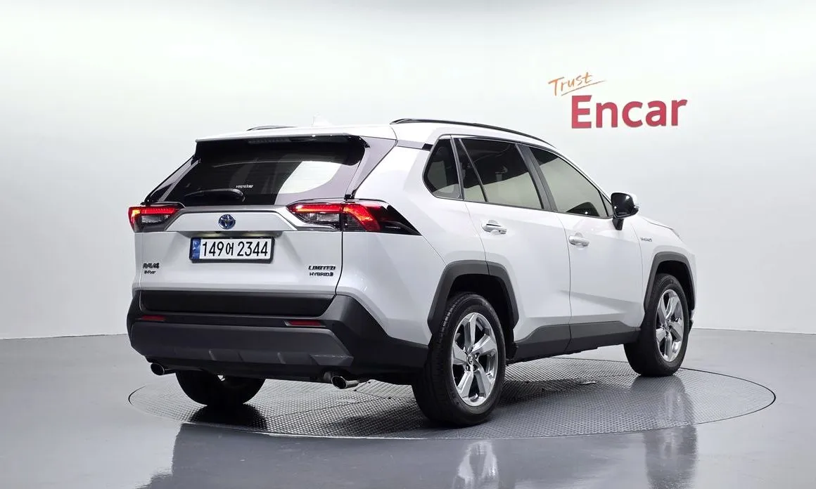 Toyota RAV4 — фото 4