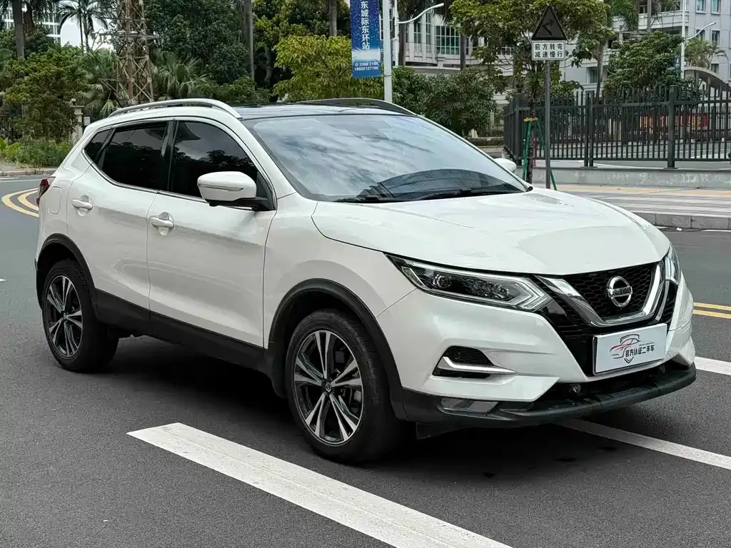 Nissan Qashqai — фото 10