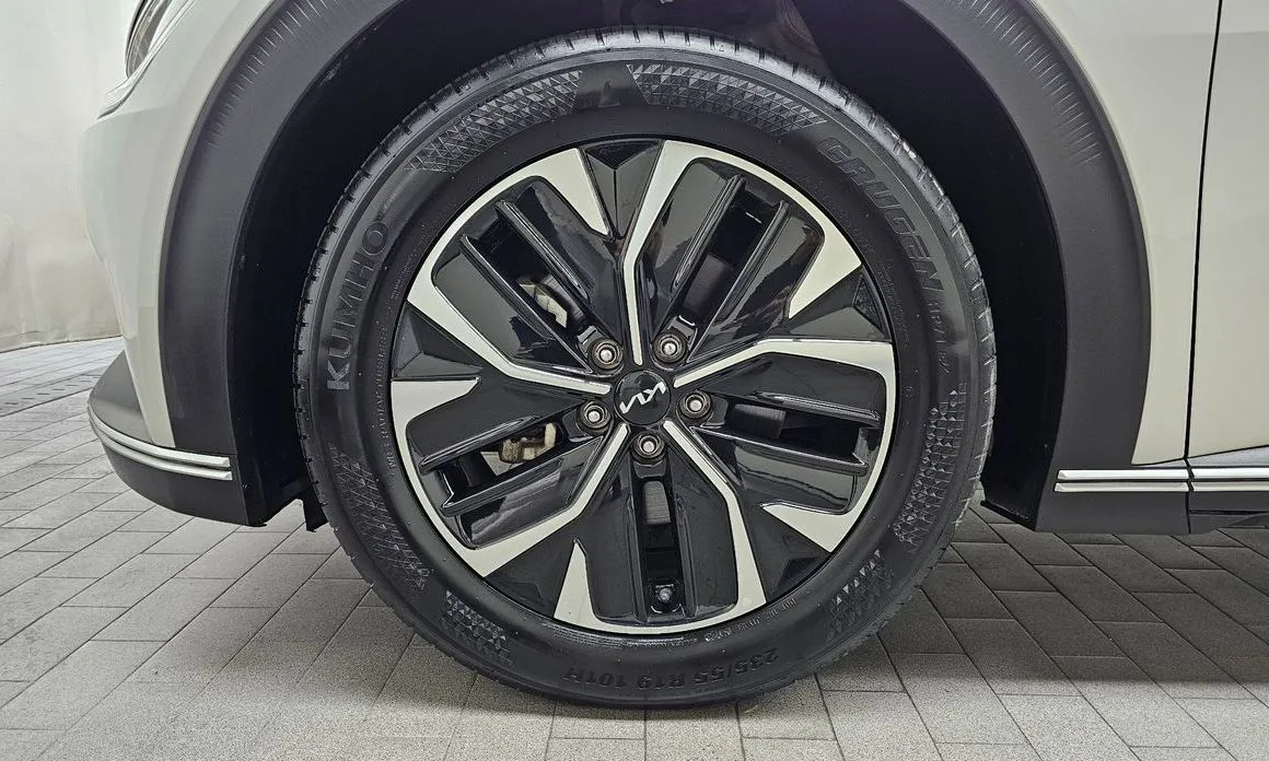 Kia EV6 — фото 7