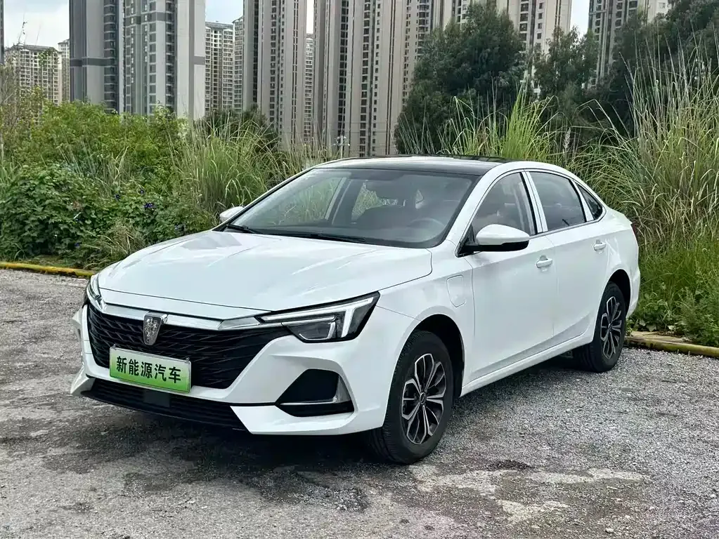 Roewe i6 MAX New Energy — фото 1