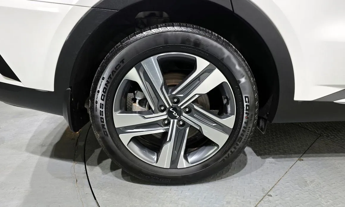 Kia Sorento — фото 7