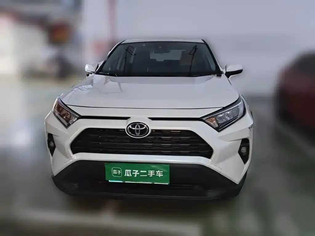 Toyota RAV4 — фото 2