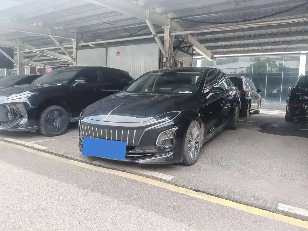 Hongqi E-QM5 — фото 1