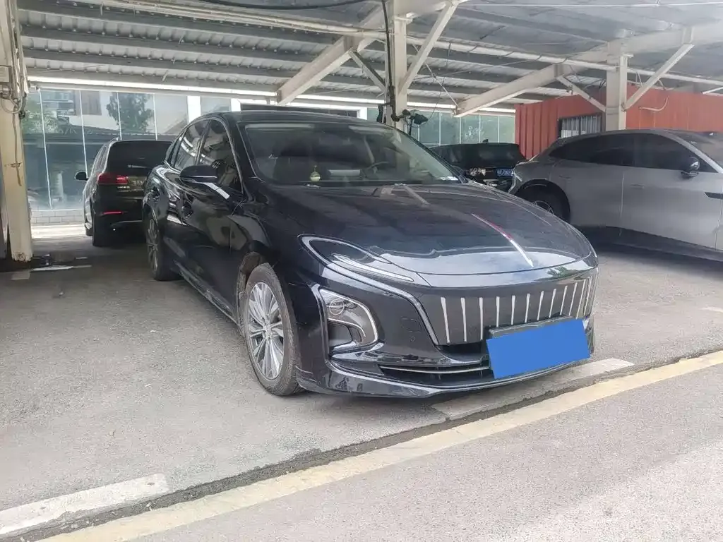 Hongqi E-QM5 — фото 4
