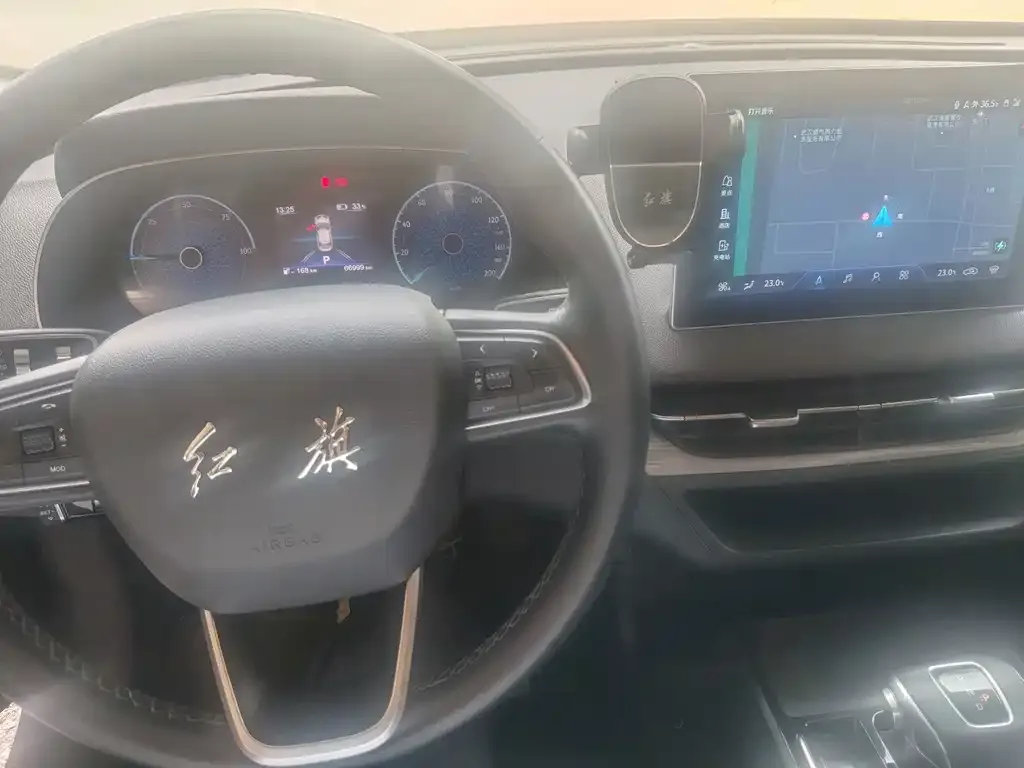 Hongqi E-QM5 — фото 10
