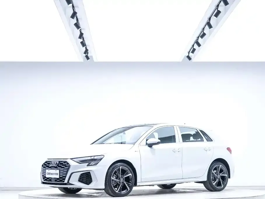 Audi A3 — фото 1