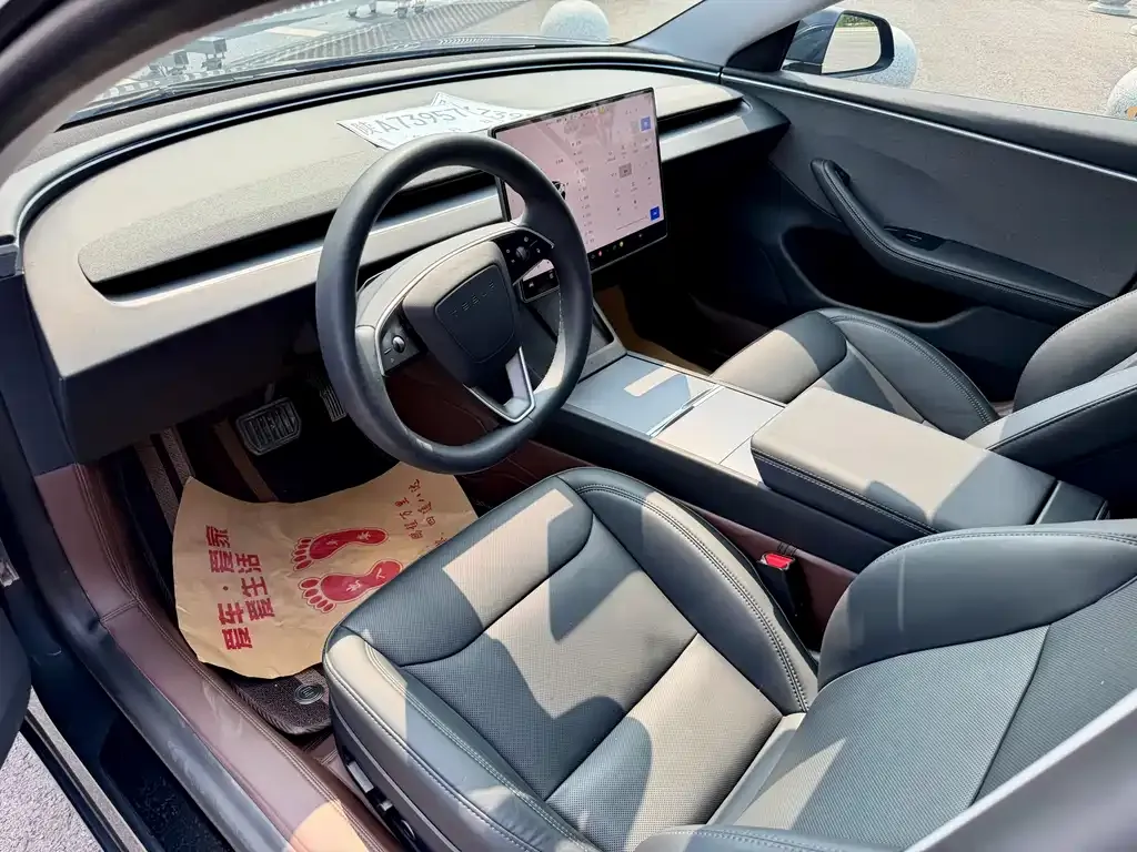 Tesla Model 3 — фото 9