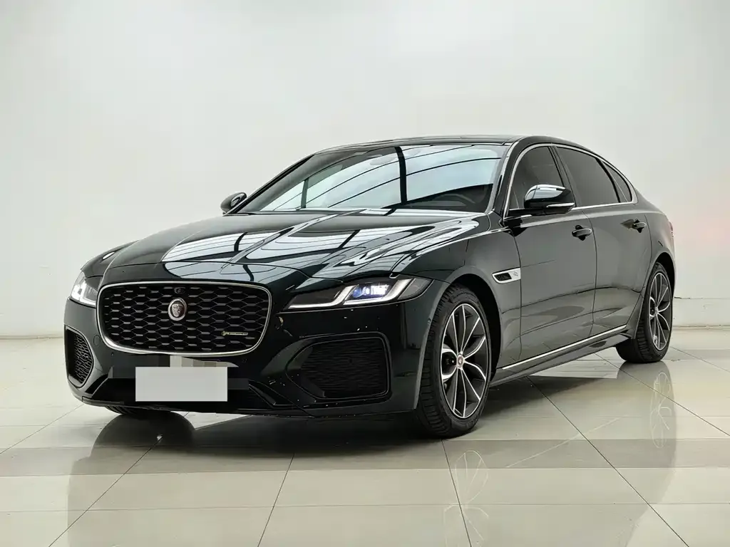 Jaguar XFL — фото 1