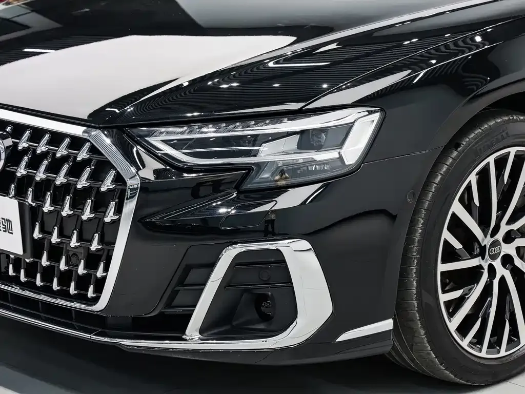 Audi A8 — фото 8